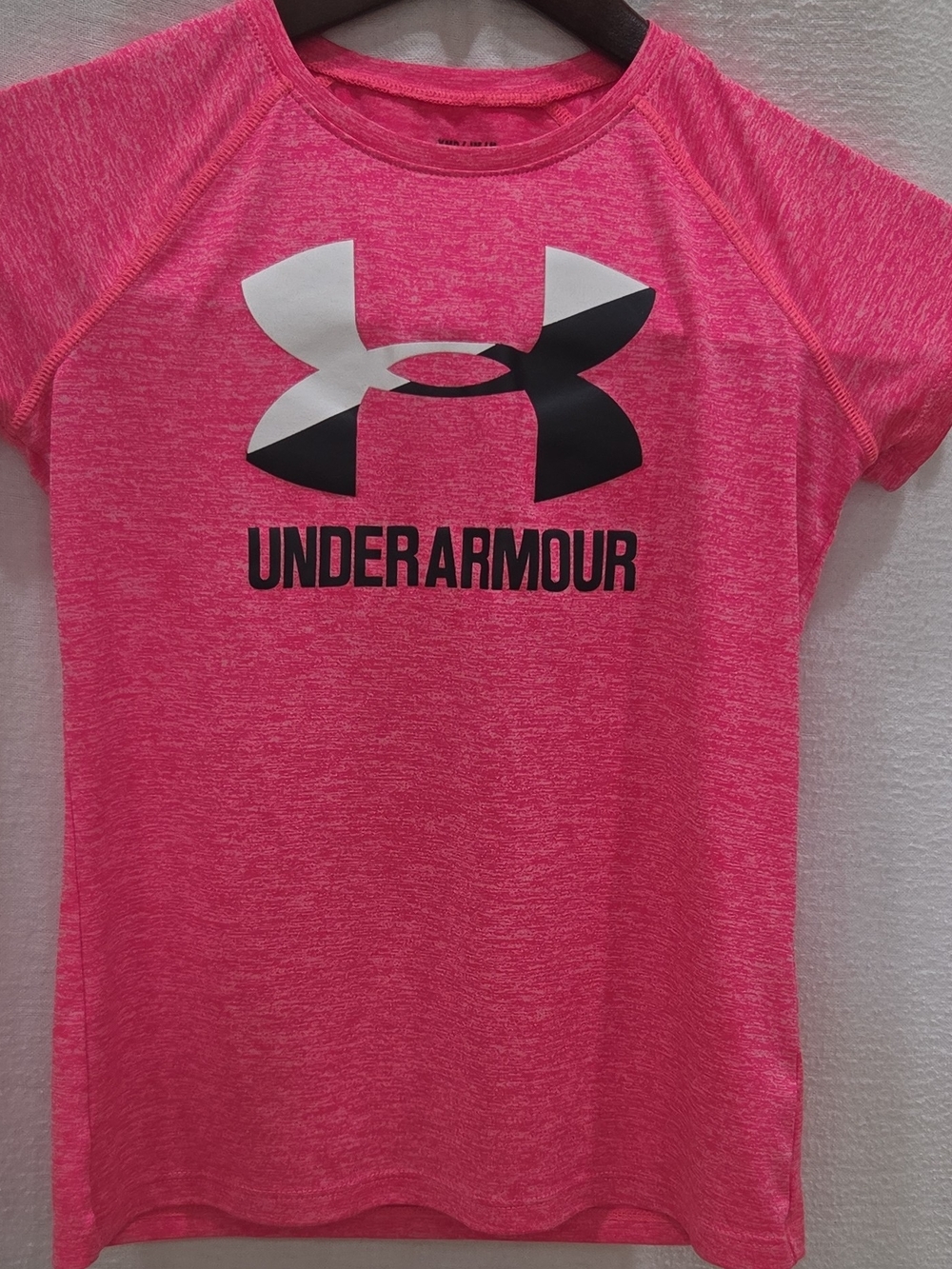 Under Armour HeatGear Girls Pink Loose Fit Crew Neck Short Sleeve T-Shirt M